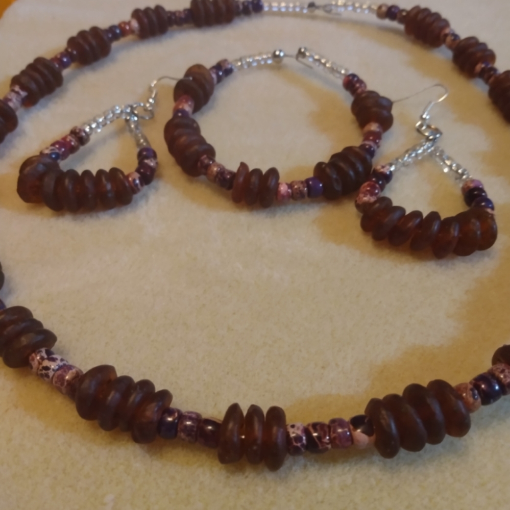 This is a dark brown 3piece set